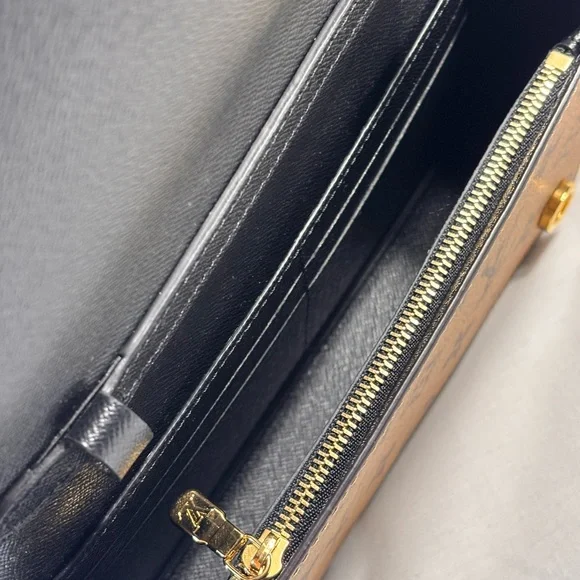 Louis Vuitton Reverse Book Woc Sold - Picture 10 of 16